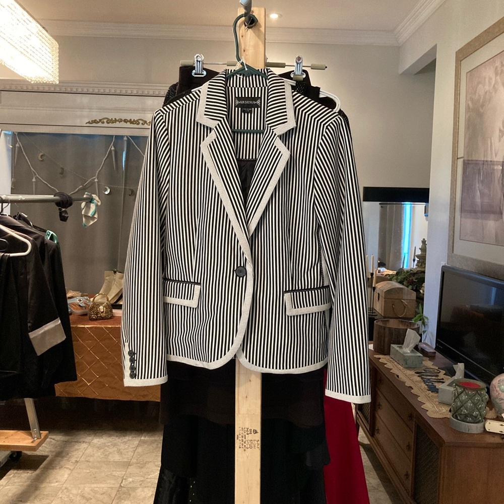 Ardesia Size L Black and White Striped Blazer
